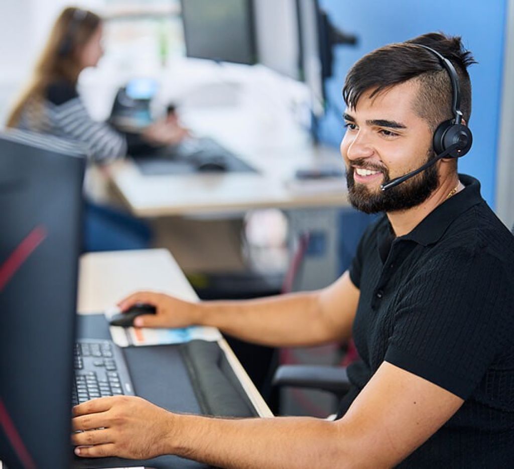 Wir helfen Ihnen nicht nur stets bestmöglich im Rahmen unseres Hostings weiter, sondern unterstützen Sie immer nach bestem Wissen und Gewissen auch über die klassischen Themen hinaus. Immer mit dem Fokus einer optimalen Lösung für Sie und Ihre Website!.